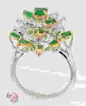 CHIC DIAMOND EMERALD RING