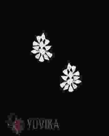 CHIC - DIAMOND EARRINGS - STUDS
