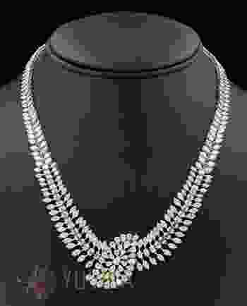 CHIC DIAMOND NECKLACE