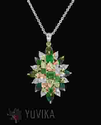 CHIC DIAMOND EMERALD PENDANT