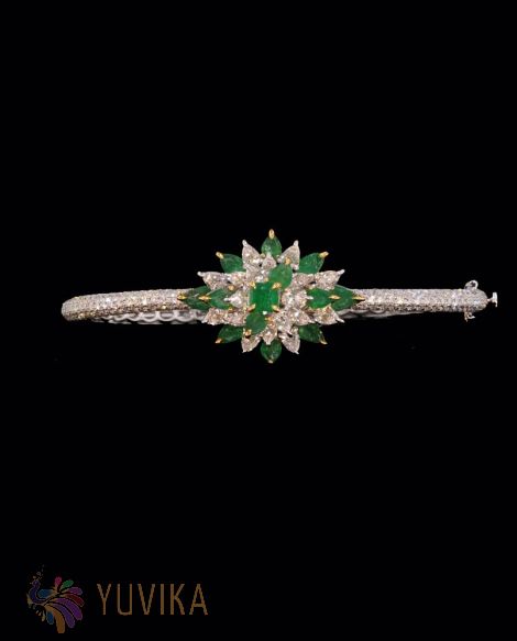 CHIC DIAMOND EMERALD BRACELET