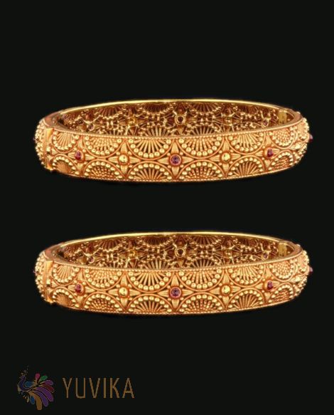 GOLD BANGLE - 22K- OPENABLE