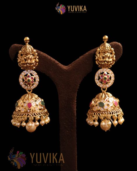22k Studded Gold Earring