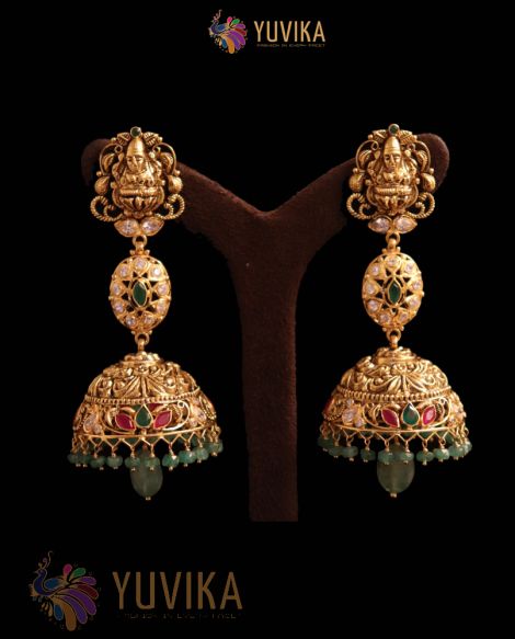 22k Studded Gold Earring