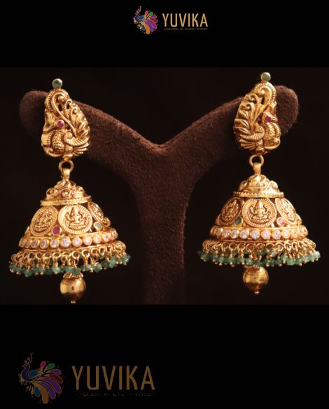 22k Studded Gold Earring