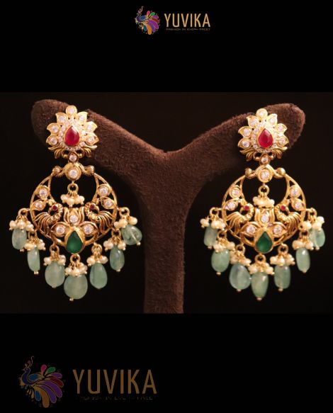22k Studded Gold Earring