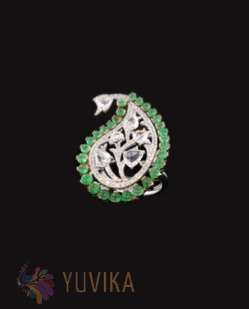 CHIC DIAMOND EMERALD RING