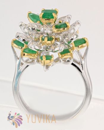 CHIC DIAMOND EMERALD RING