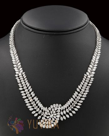 CHIC DIAMOND NECKLACE