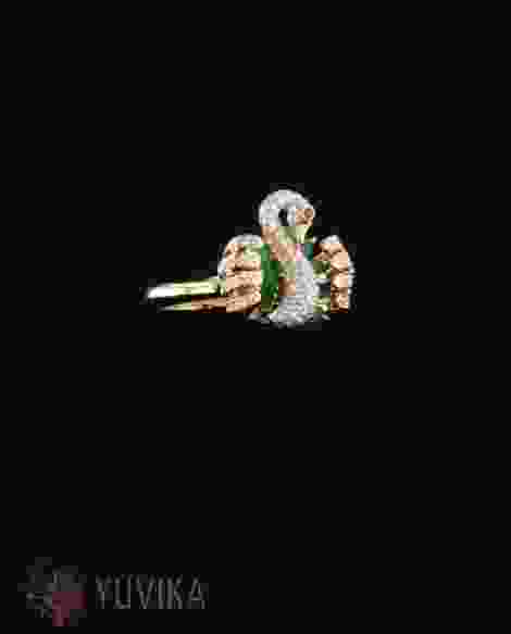 CHIC DIAMOND EMERALD RING