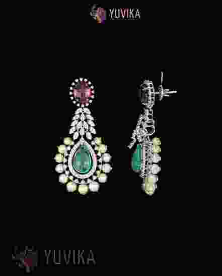 DIAMOND EARRINGS HANGINGS