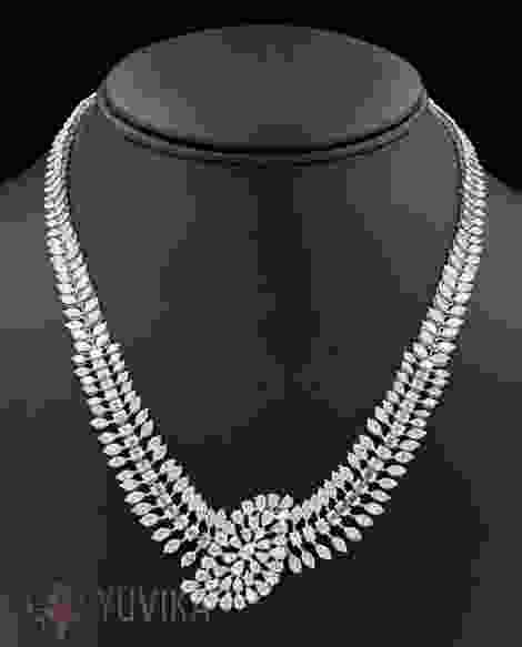 CHIC DIAMOND NECKLACE