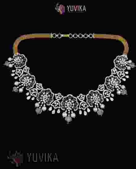 DIAMOND NECKLACE PRINCESS