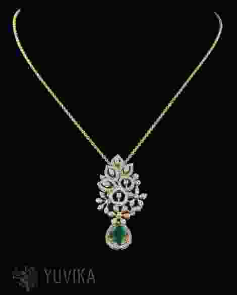 DIAMOND PENDENT WITH CHAIN