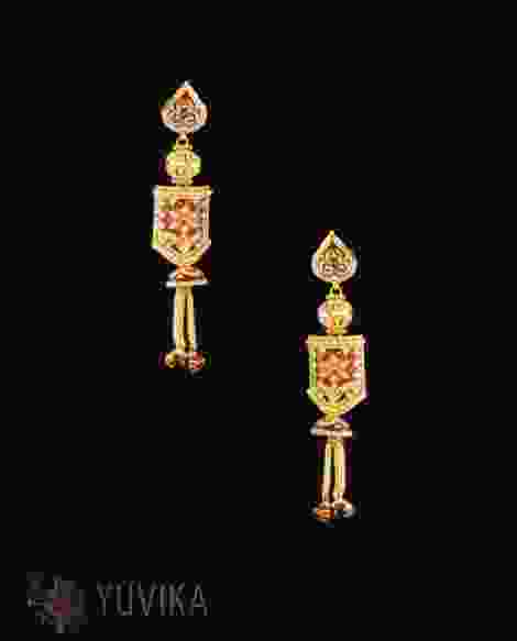 GOLD-EARRINGS-HANGINGS