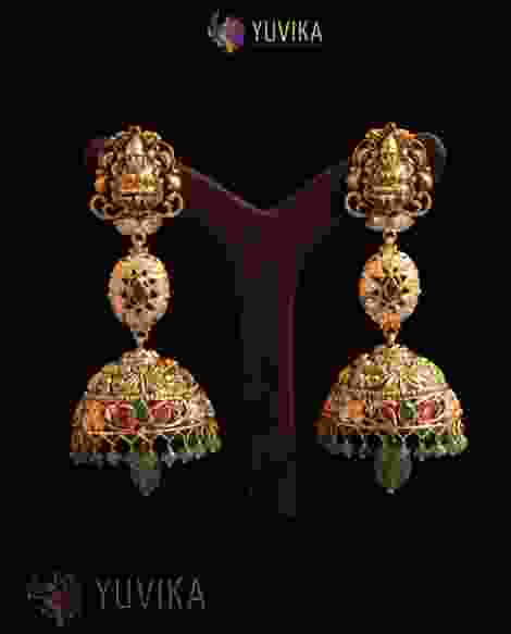 22k Studded Gold Earring