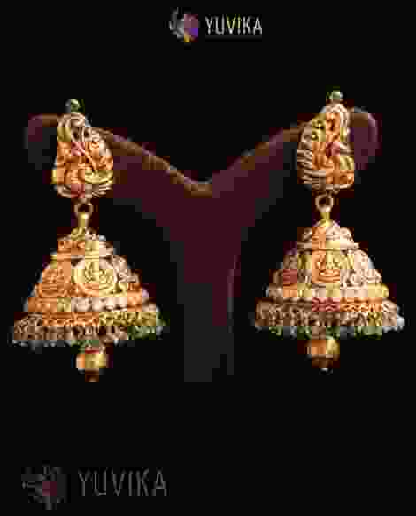 22k Studded Gold Earring