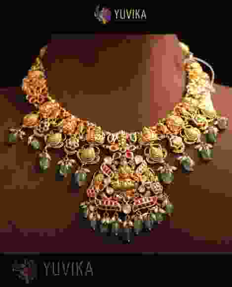 22k Studded Gold Kundan Necklace