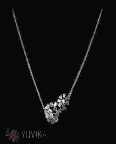 CHIC DIAMOND EMERALD PENDANT